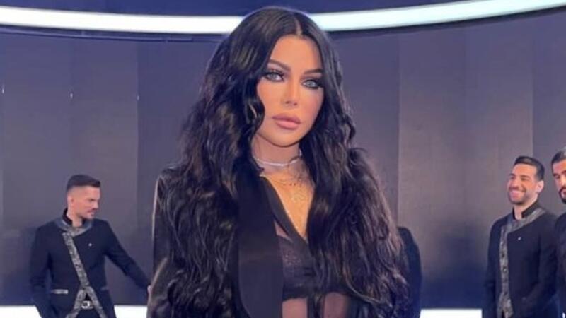 haifa-wehbe-ignites-her-concert-in-dubai-and-describes-wael-kfoury-as